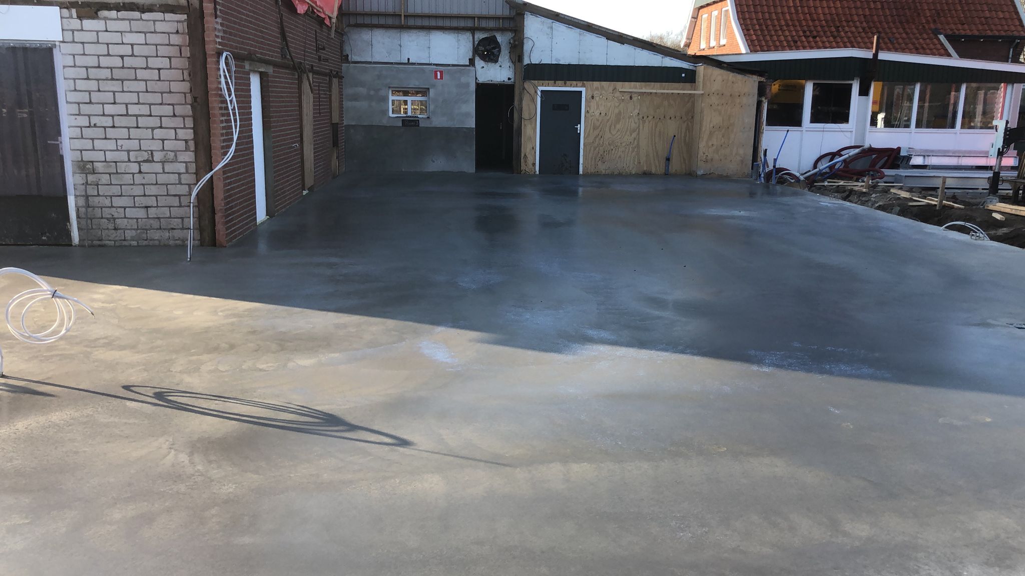 Restauratie hondenverblijf Weerselo foto